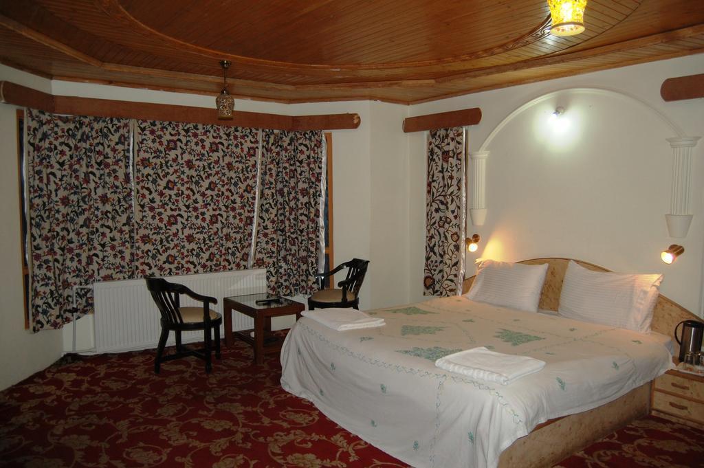 Hotel Paradise Inn Pahalgam Luaran gambar