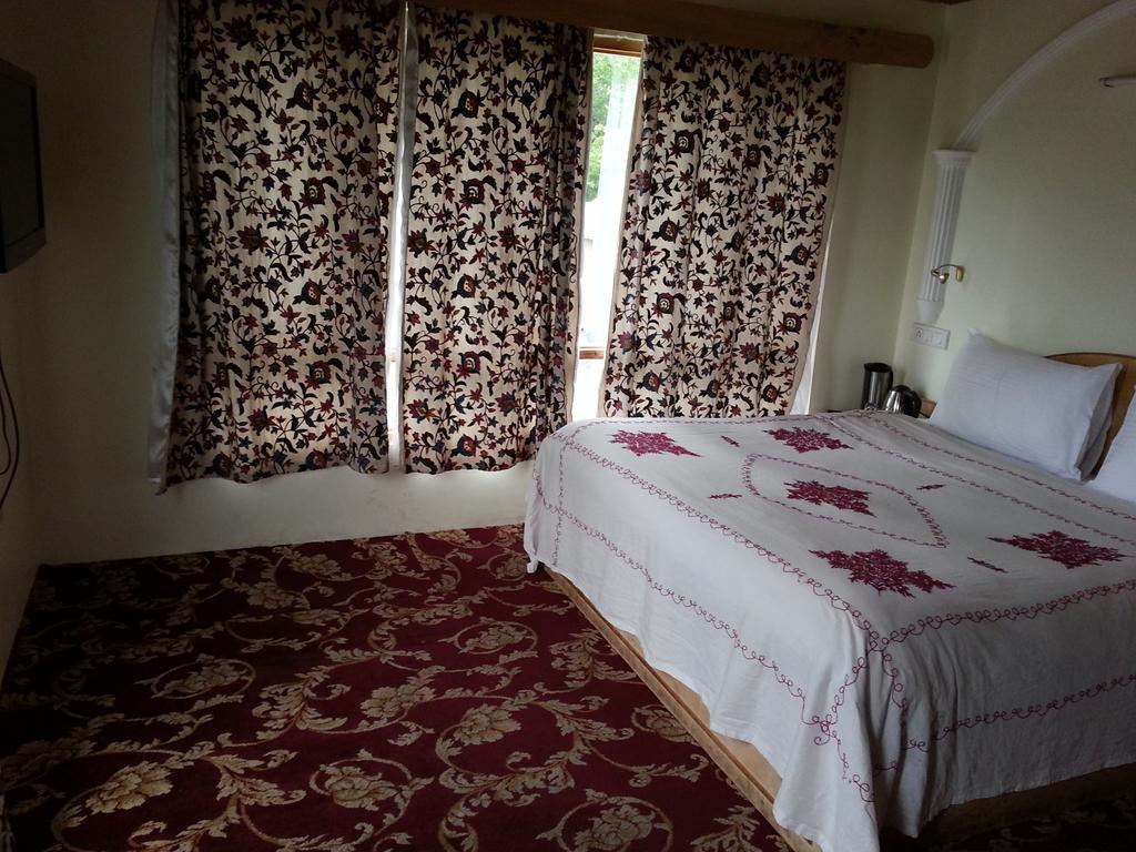 Hotel Paradise Inn Pahalgam Bilik gambar