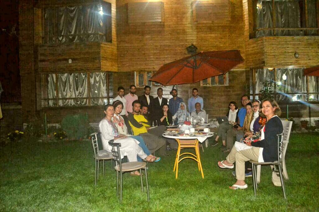 Hotel Paradise Inn Pahalgam Luaran gambar