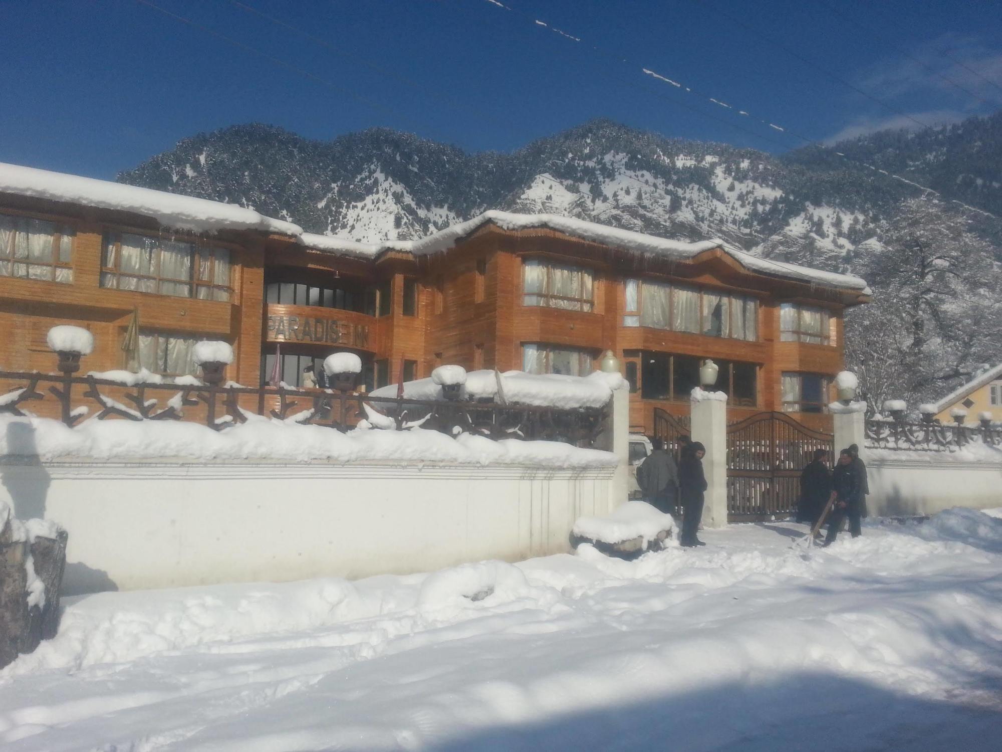 Hotel Paradise Inn Pahalgam Luaran gambar
