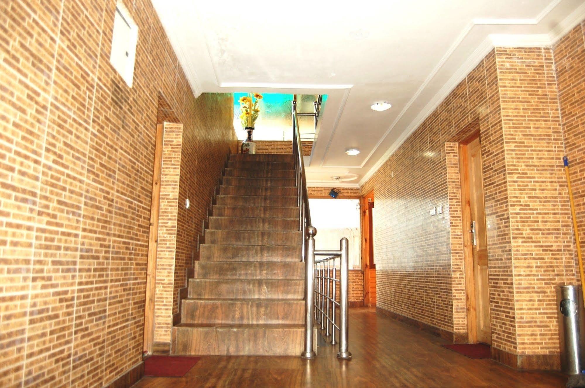 Hotel Paradise Inn Pahalgam Luaran gambar